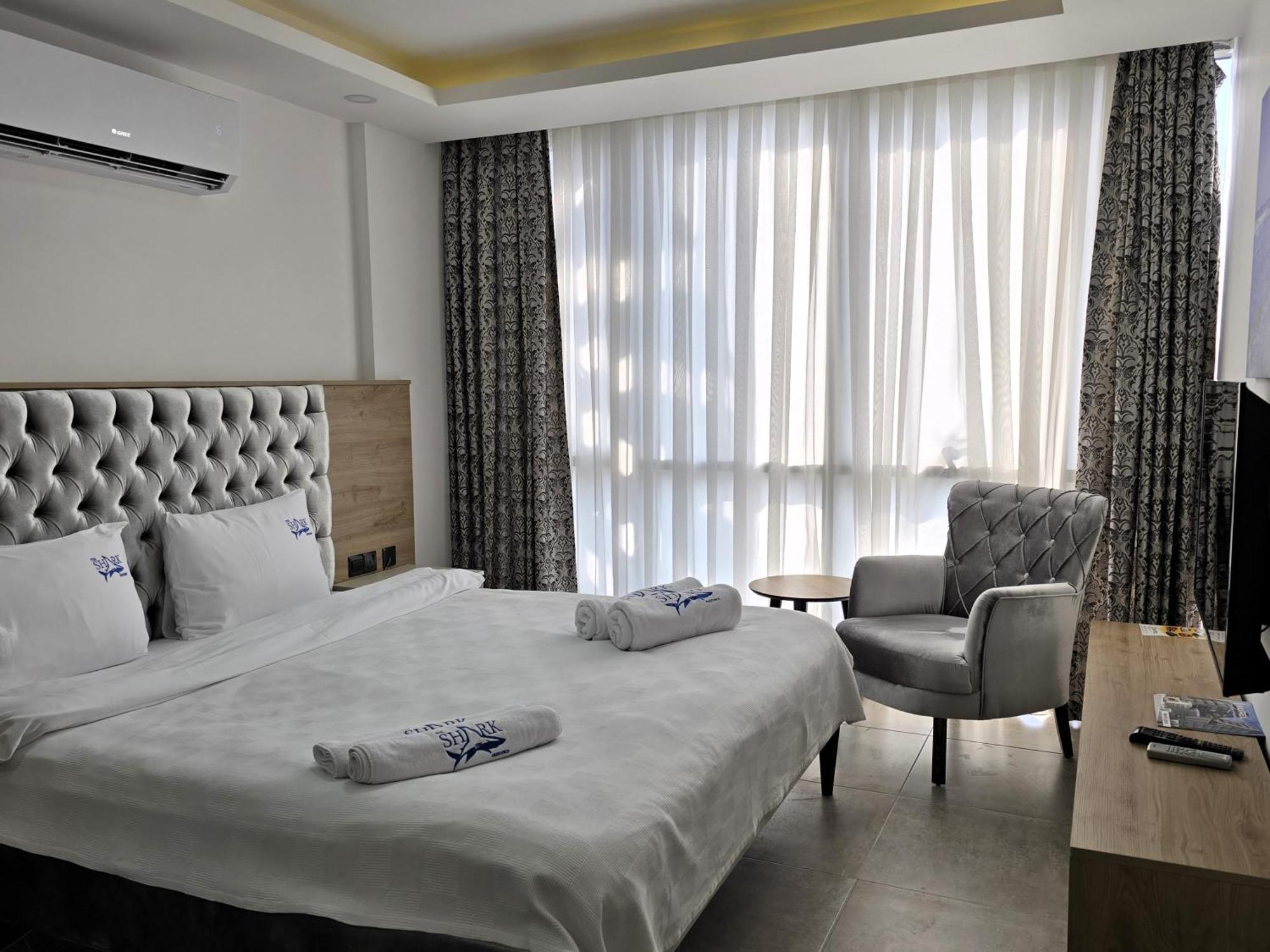 Nurel Shark Residence Kyrenia  Extérieur photo