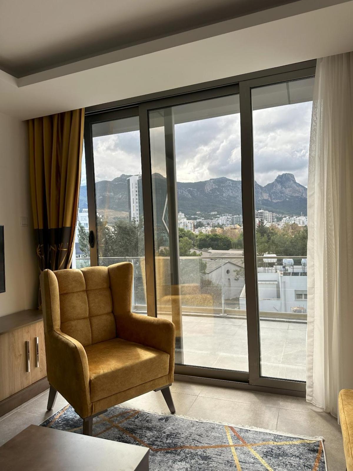 Nurel Shark Residence Kyrenia  Extérieur photo